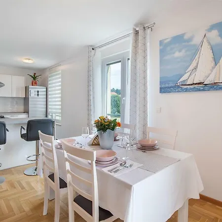 Luxury 2bdr With Private Swimming Pool, And Parking Apartmán
