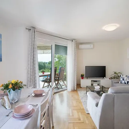 Luxury 2bdr With Private Swimming Pool, And Parking Pula