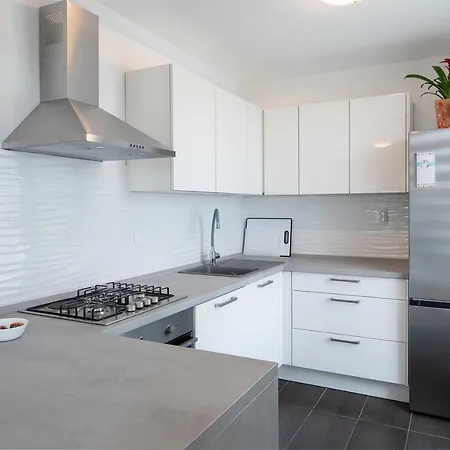 Apartmán Luxury 2bdr With Private Swimming Pool, And Parking *
