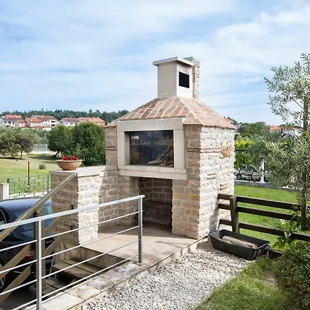 Apartmán Luxury 2bdr With Private Swimming Pool, And Parking Pula