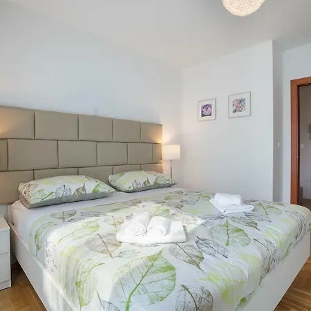 Luxury 2bdr With Private Swimming Pool, And Parking Apartmán *