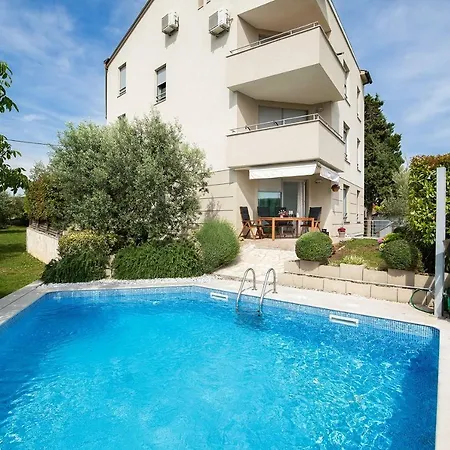 Luxury 2bdr With Private Swimming Pool, And Parking * Pula